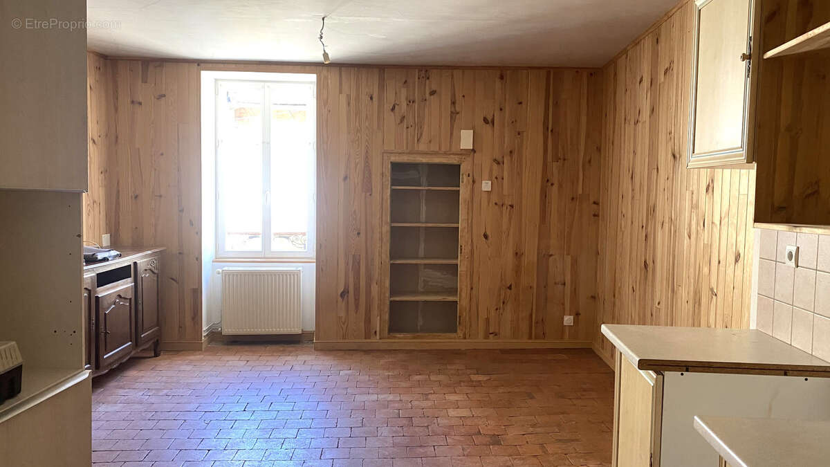 À vendre local commercial avec logement et dépendances à l'isle sur serein (89) - photo 17
