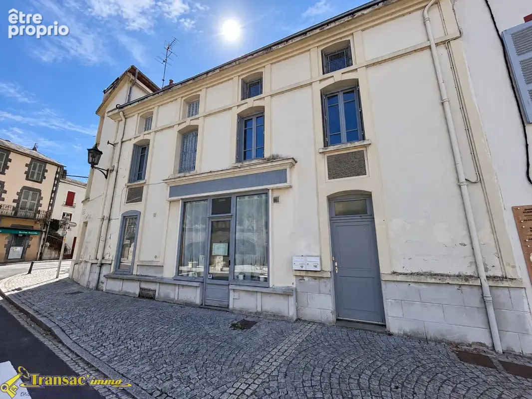 Photo Appartement à Chateldon au prix de 137 000€