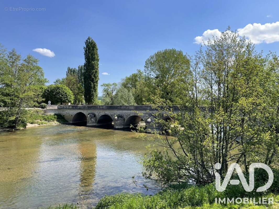 Photo 3 - Maison à PACY-SUR-ARMANCON