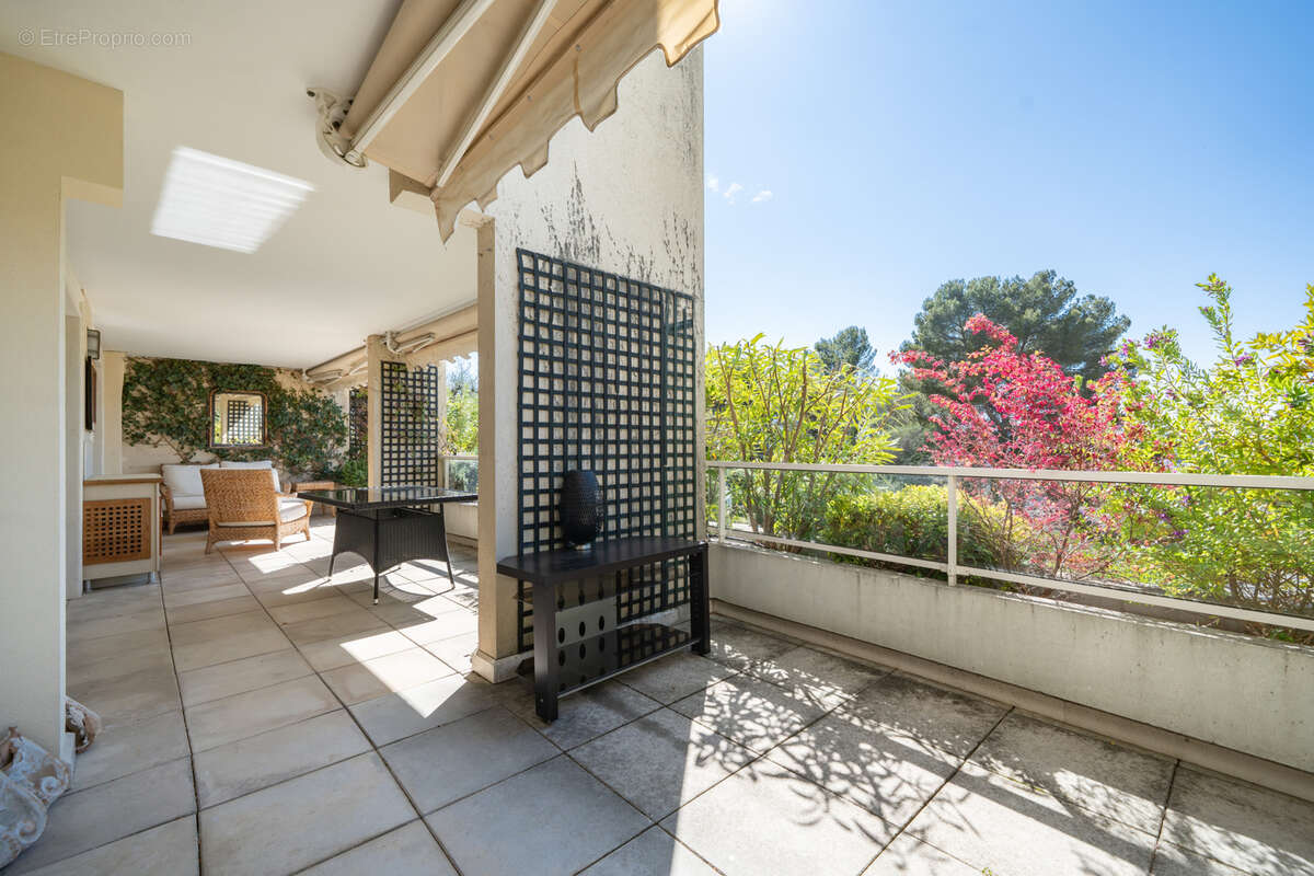 Appartement à LE CANNET