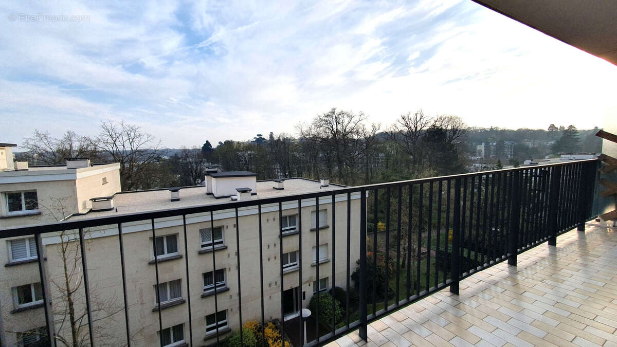 Appartement à VILLE-D&#039;AVRAY