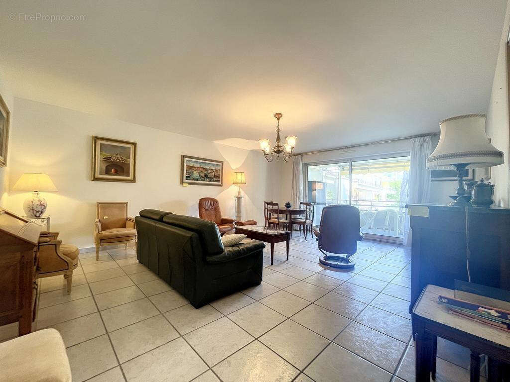 Appartement à MARSEILLE-9E