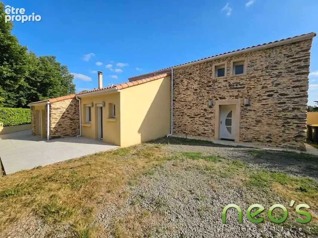 Maison 7 pièces 190 m² à vendre à Le Puiset-Dore (49600) - photo 1