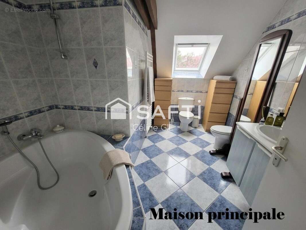 Maison 395 m² à Lantillac  - photo 7
