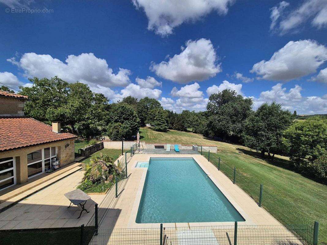 Maison à SAINT-JEAN-LE-COMTAL