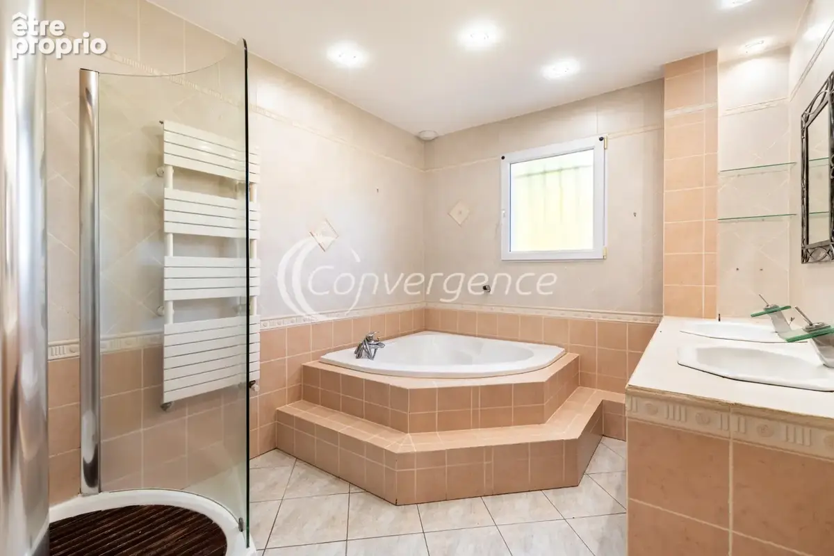 Maison contemporaine avec piscine -165 m2 - 6 chambres. - photo 9