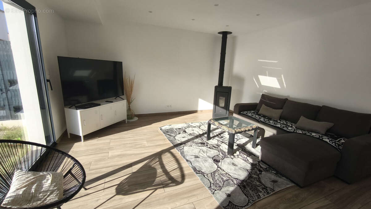 Maison à SAINT-GENIS-DES-FONTAINES