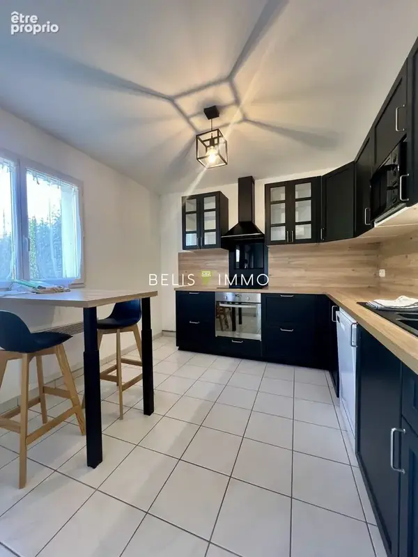Appartement à BALLAN-MIRE