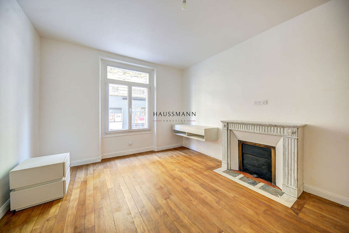 Appartement à PARIS-7E