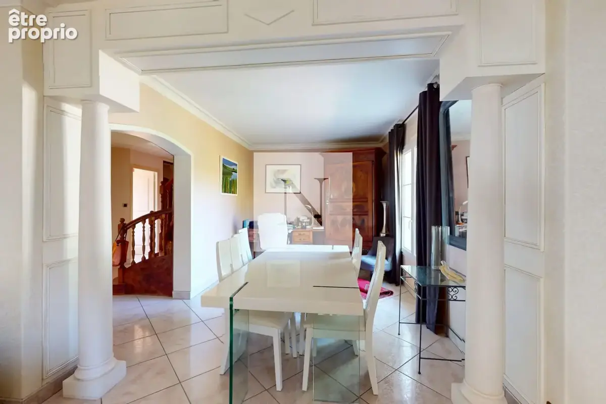 Maison 6 pièces 218 m² à vendre à Saintes (17100) - photo 5