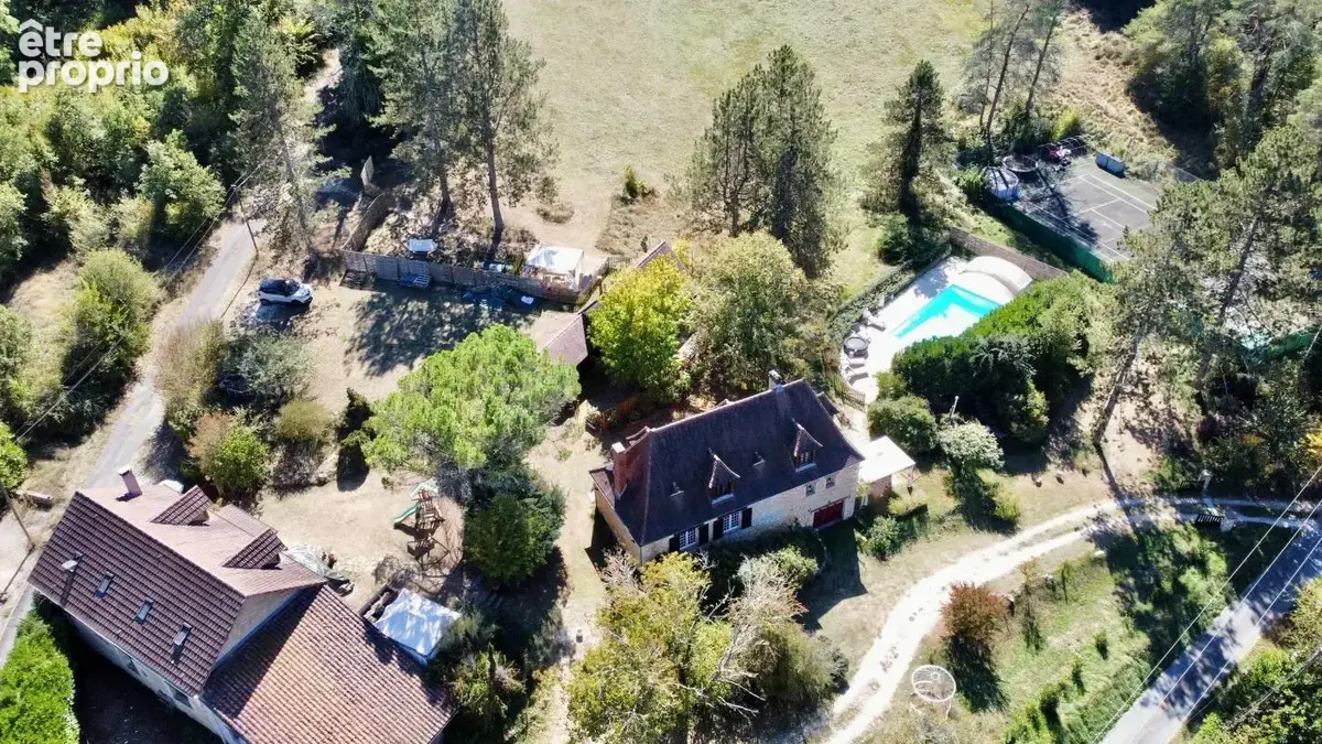 Propriété de caractère sur 2 hectare avec piscine – 3 habitations- Périgord Noir - photo 2