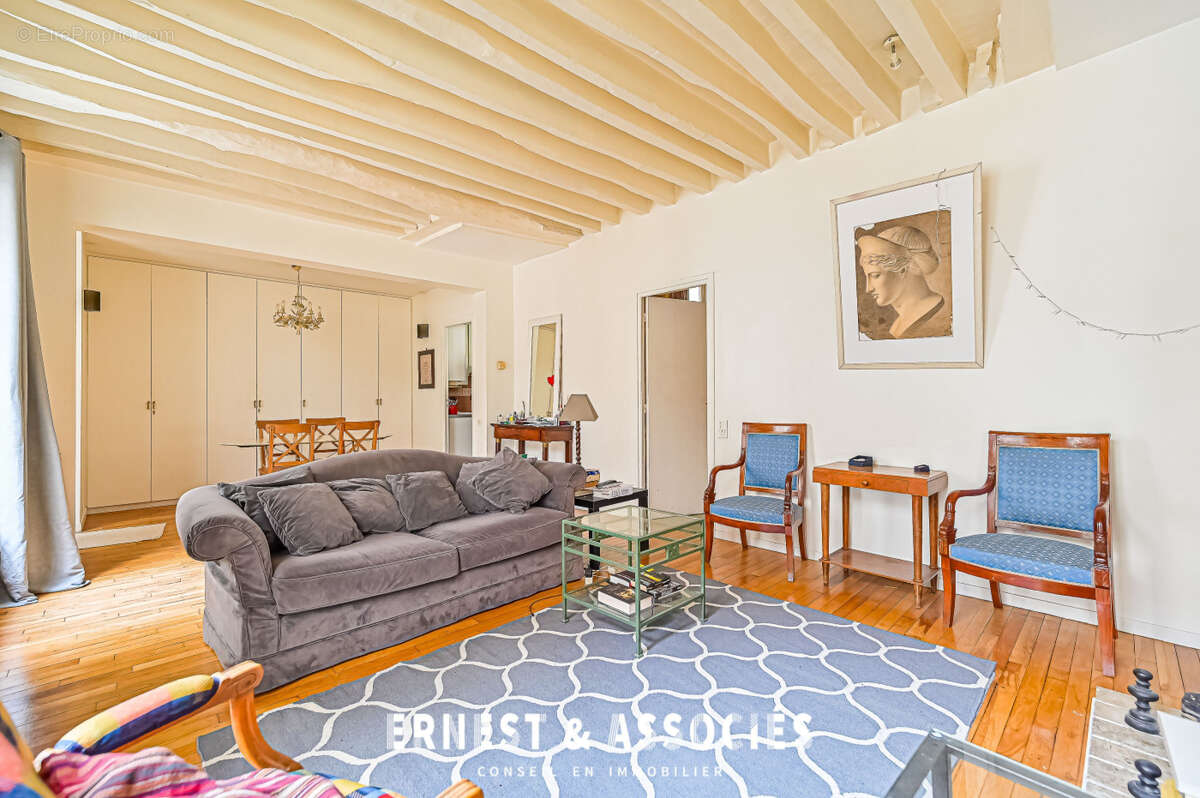 Appartement à PARIS-7E