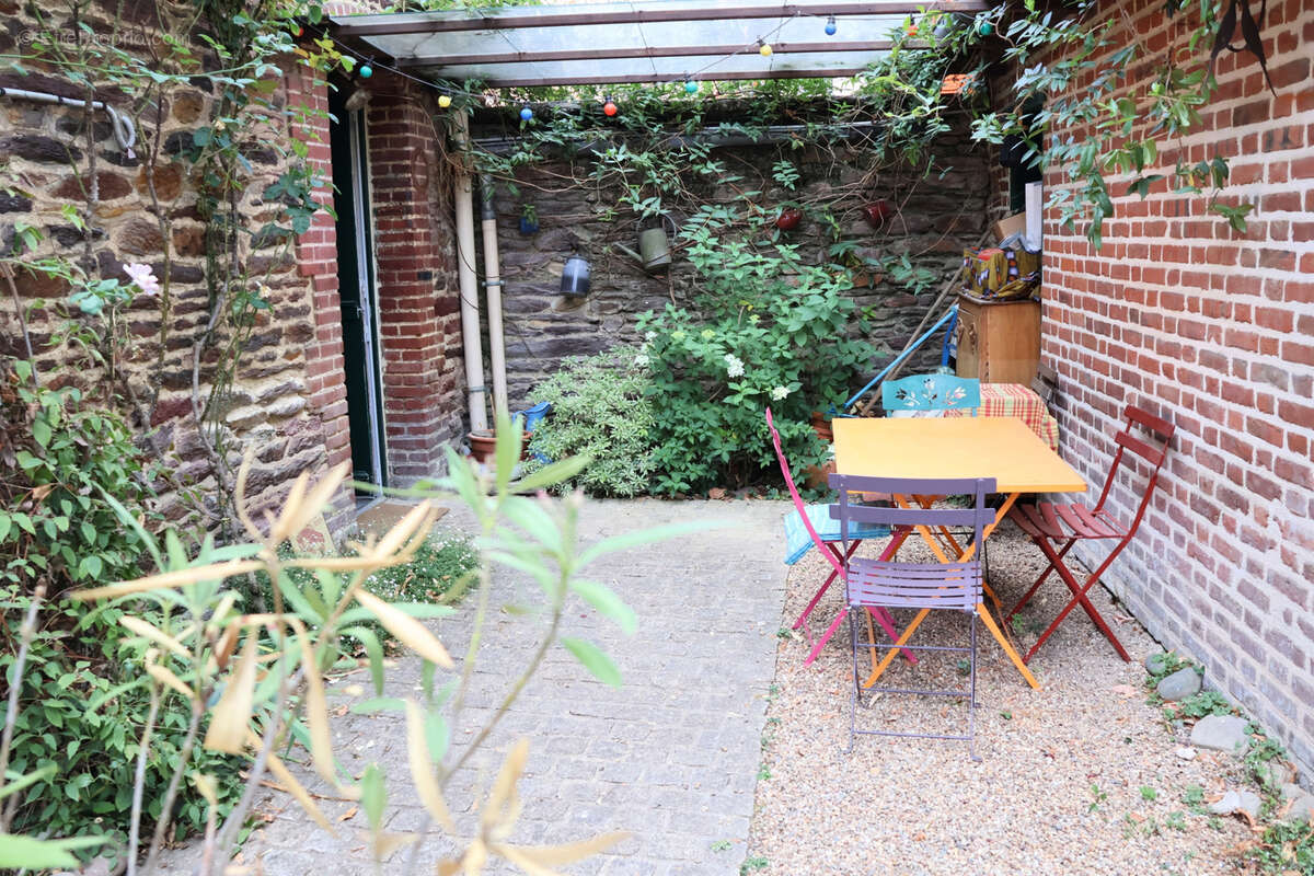 Maison-appartement, à RENNES, quartier Nord - Saint-Martin / 4 chambres et cour-terrasse privative - photo 2