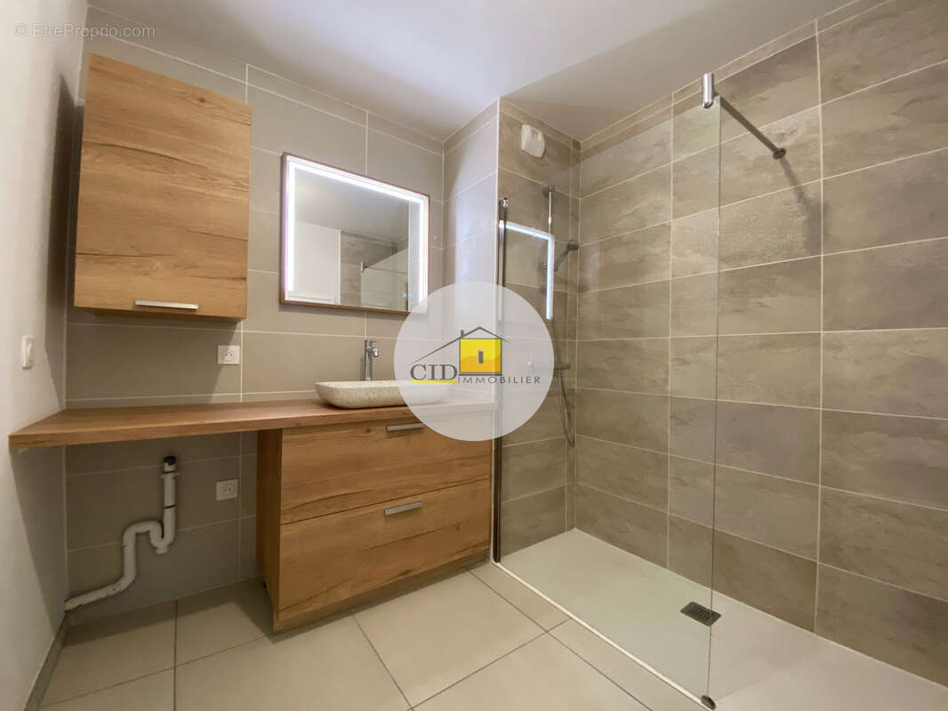 Appartement à VENISSIEUX