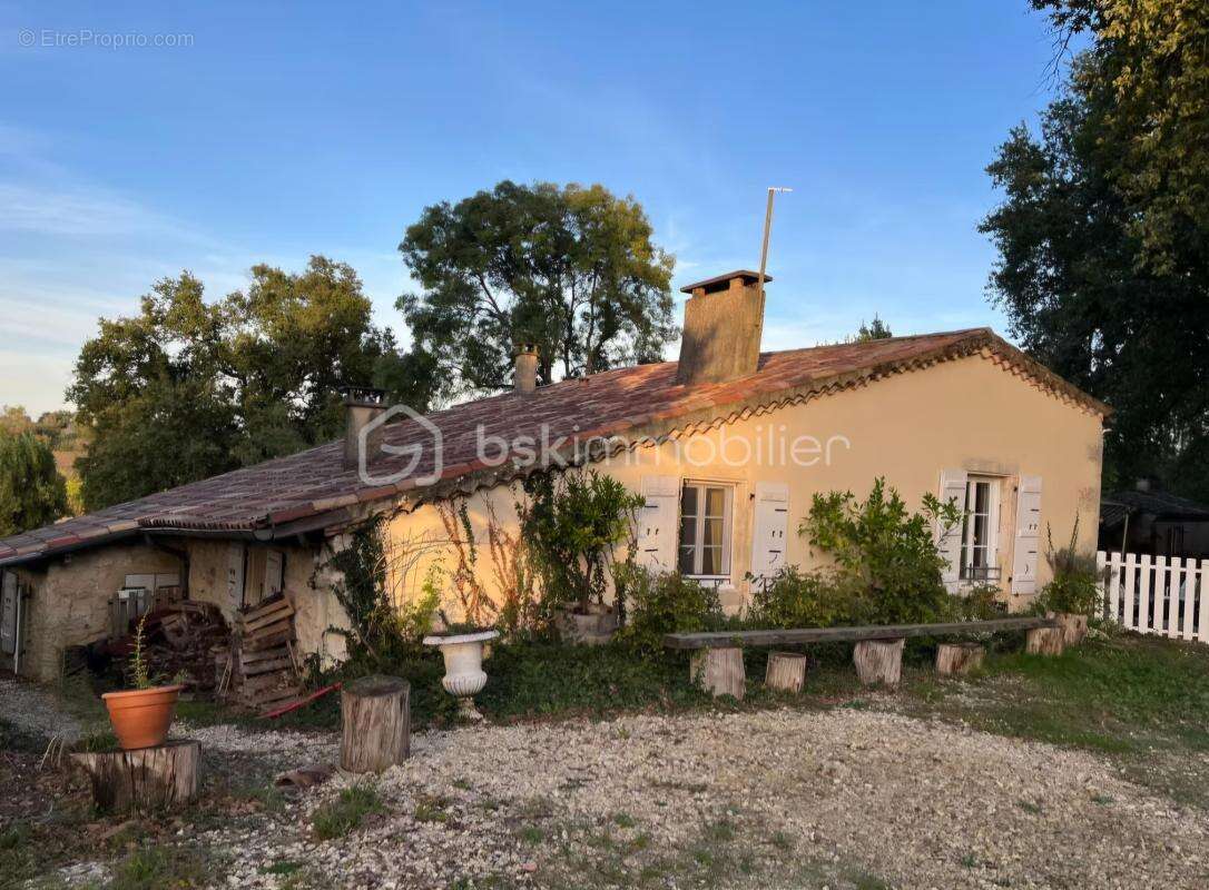 Petit hameau verdoyant : 3 maisons de charme dans un écrin de verdure et de tranquillité - photo 16
