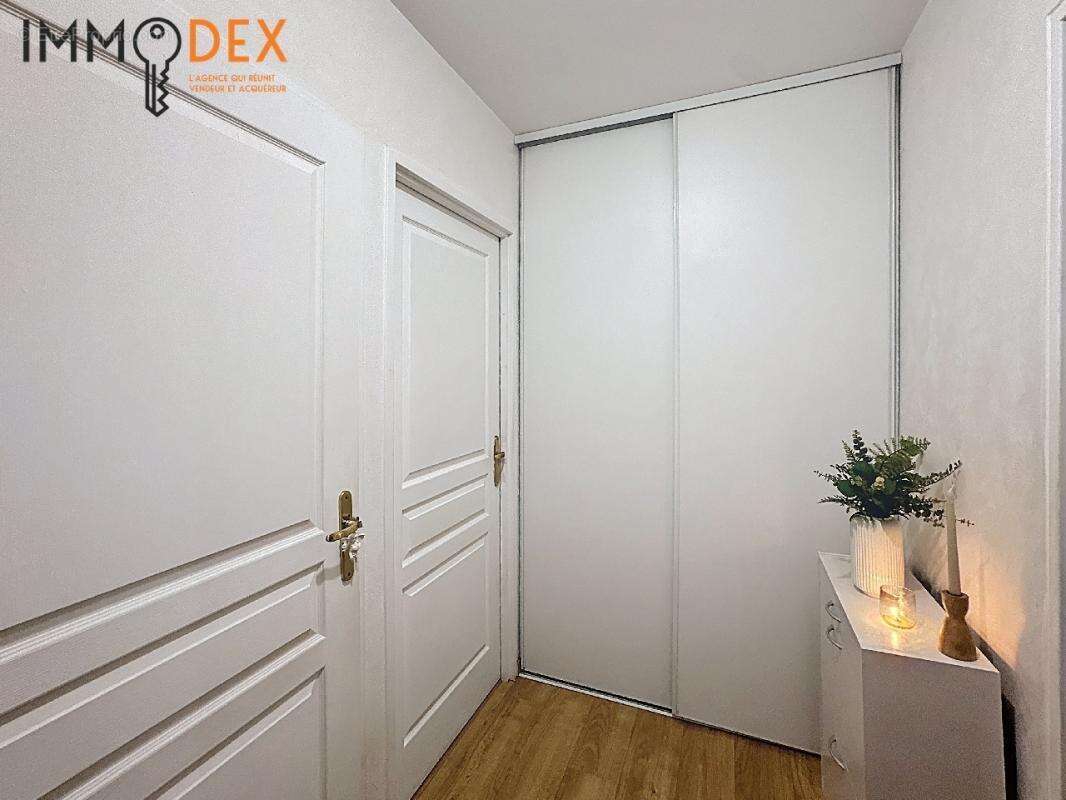 Appartement 64 m² à Reims  - photo 2