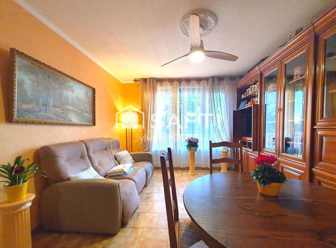 Photo 3 - Appartement à VILLEURBANNE