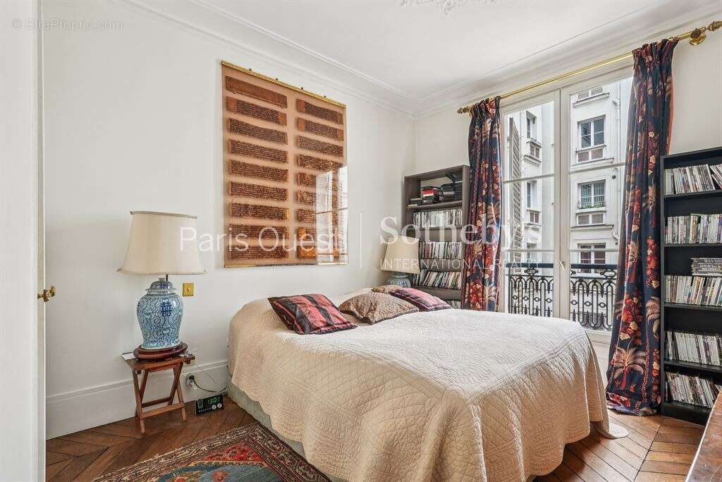 Appartement à PARIS-9E