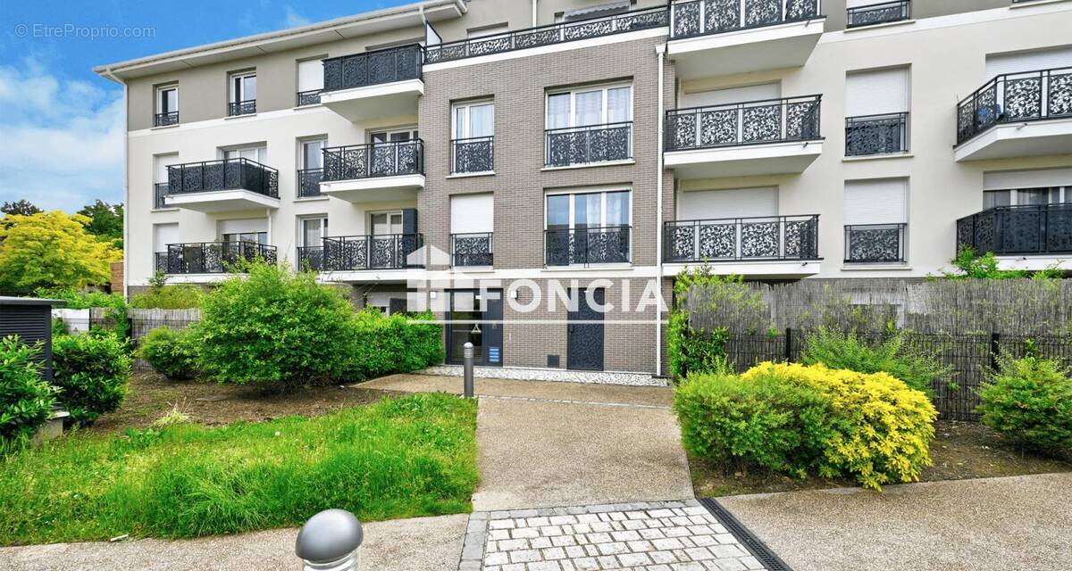 Appartement à JOUY-LE-MOUTIER