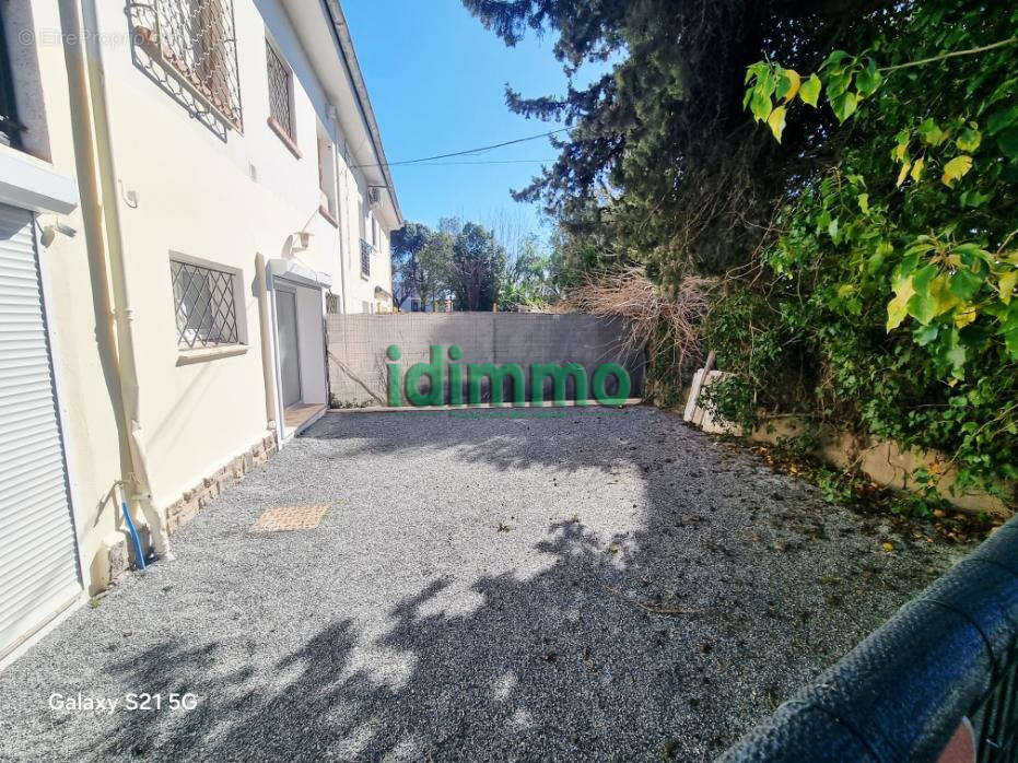 Exclusivité Frejus dans petite copropriété joli F3 de 68m en rez de jardin 246750€ dpe c - photo 5