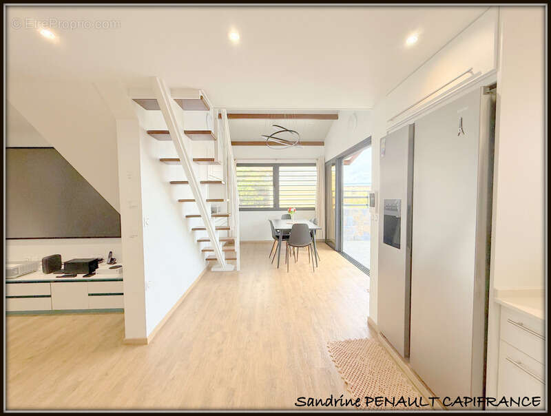 A vendre a kourou (97310) une magnifique villa t7 de 246 m² - avec 2 appartements t2 - terrain de 345 m² - au prix de 599 000 € - photo 13