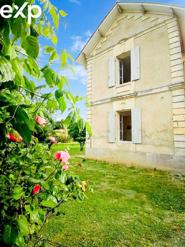 Maison à SAINT-EMILION