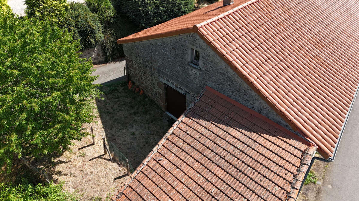Maison avec jardin, garage et dépendances - 110 m² - Vaures (à 5 min de Loudes) - photo 2