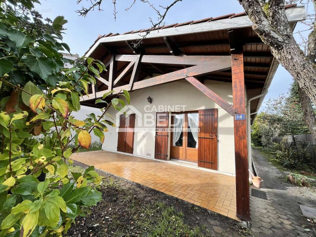 Maison à BLANQUEFORT