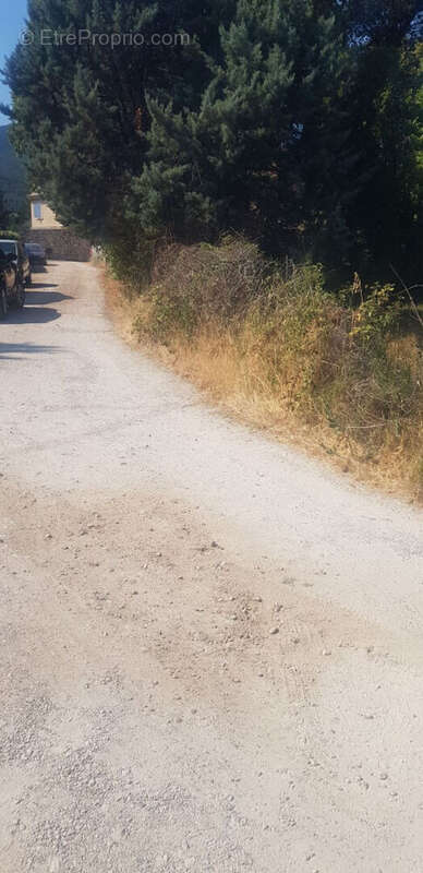 Terrain à SAINT-ZACHARIE