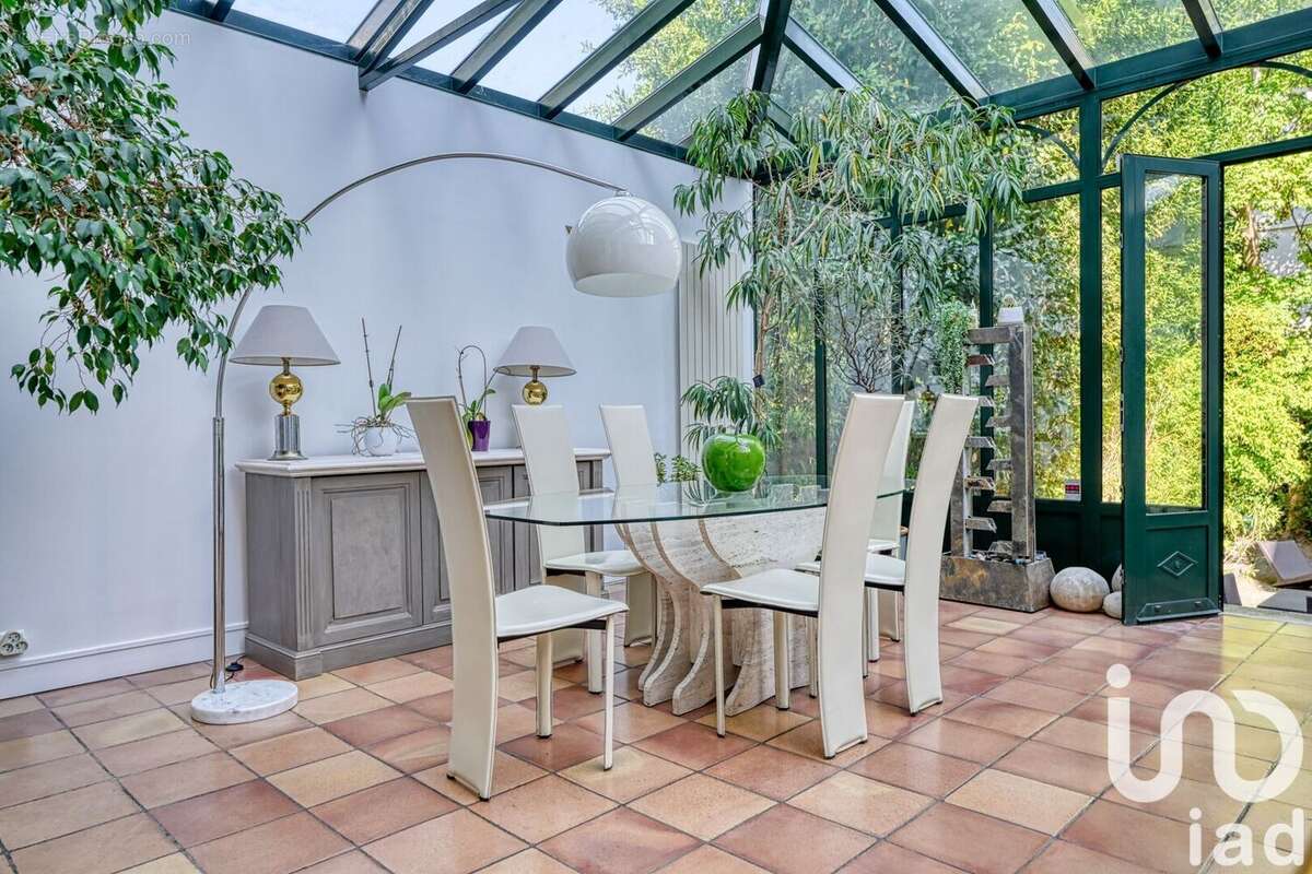 Photo 8 - Maison à SURESNES