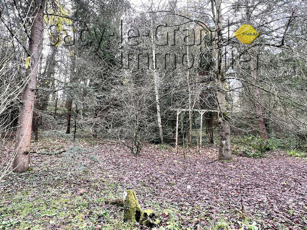 Terrain à ANGICOURT