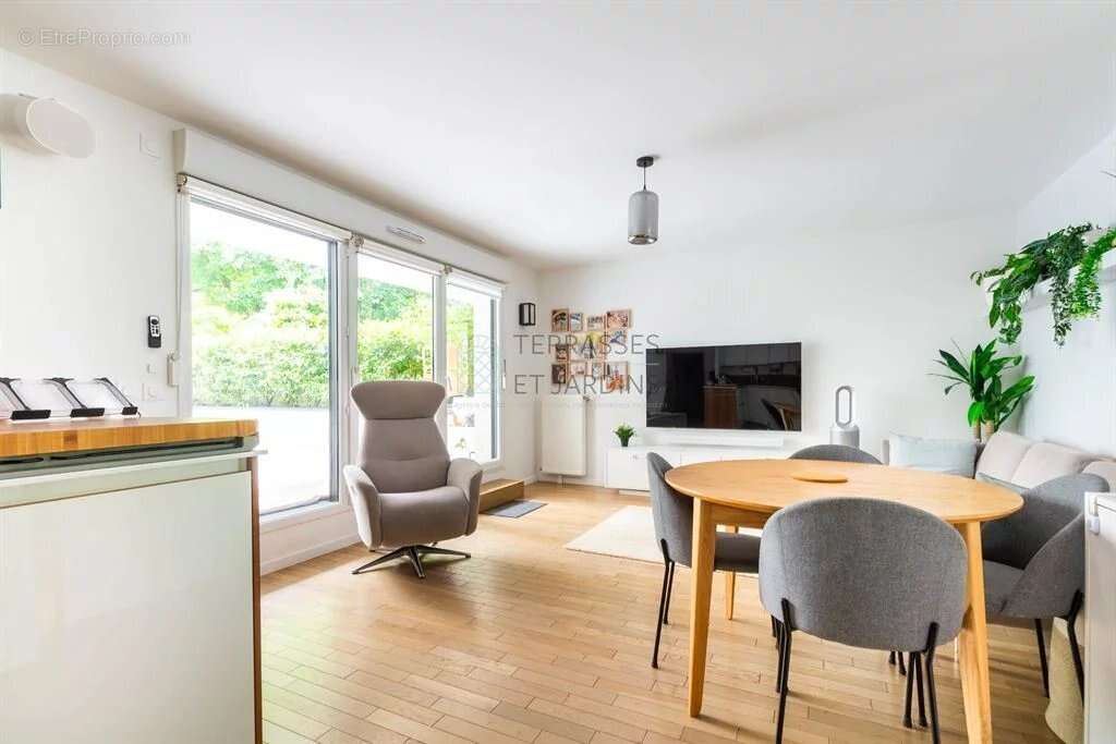 Appartement à VILLE-D'AVRAY