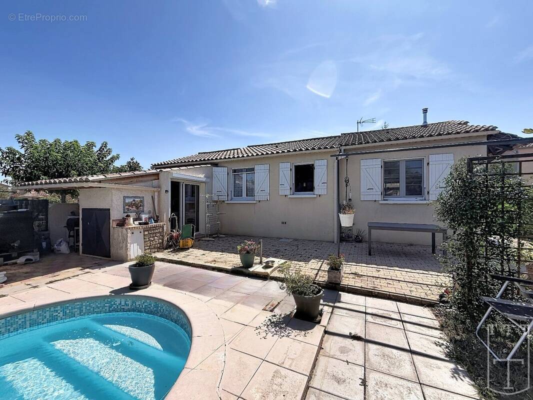 Maison à RUOMS