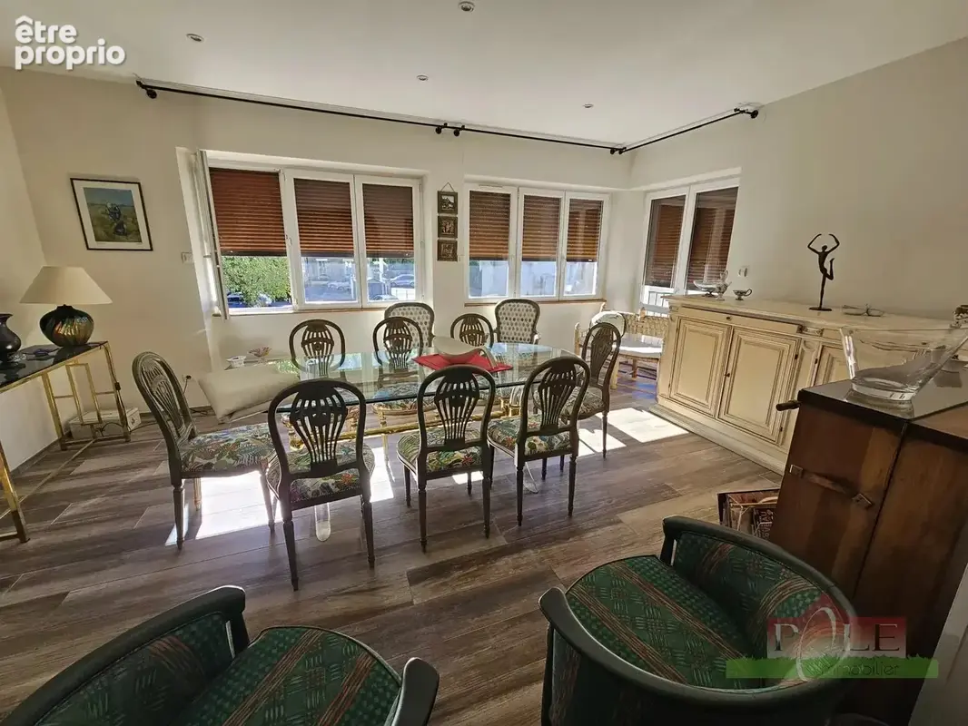 VIENNE, Appartement T4 de 116m² avec terrasse de 15 m² et  2 pkgs. et - photo 2
