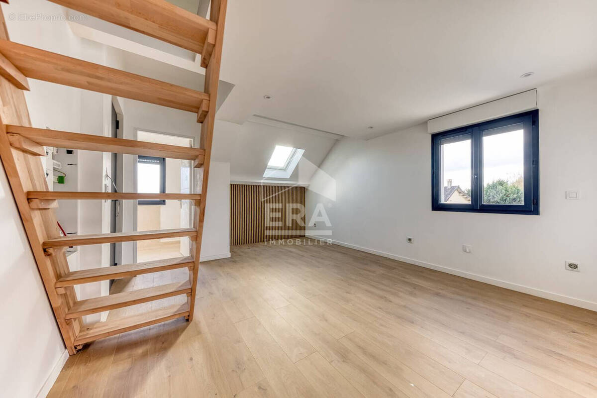 Appartement à PONTAULT-COMBAULT