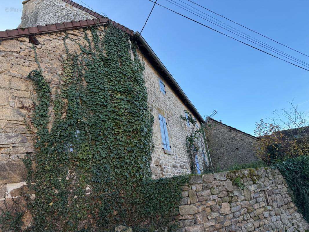 BELLE OPPORTUNITE ! Maison en pierre de 165m², pleine de charme, 4 chambres, Cour intérieure de 379m² 93 000 € - photo 49