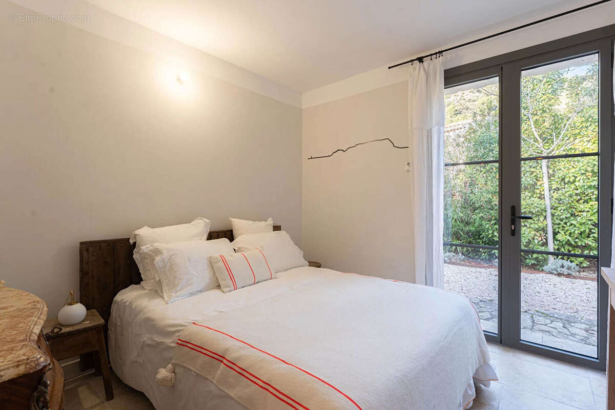 Maison à VAUVENARGUES