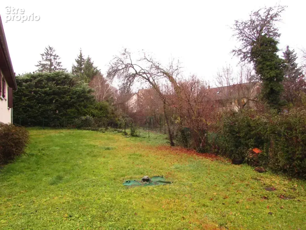A la vente-Maison indépendante -900 m carrés de terrain -sous-sol complet/ 6 pièces/ TALANT/FONTAINE  (21) - photo 3