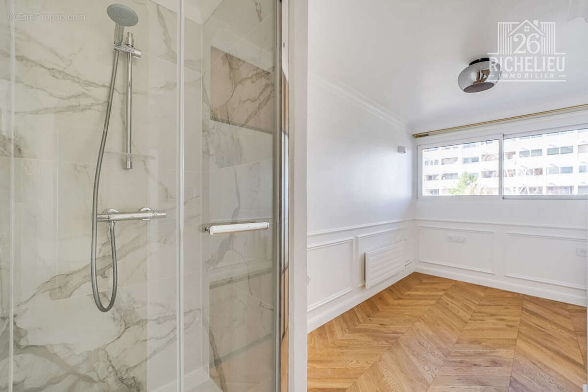 Appartement à PARIS-12E