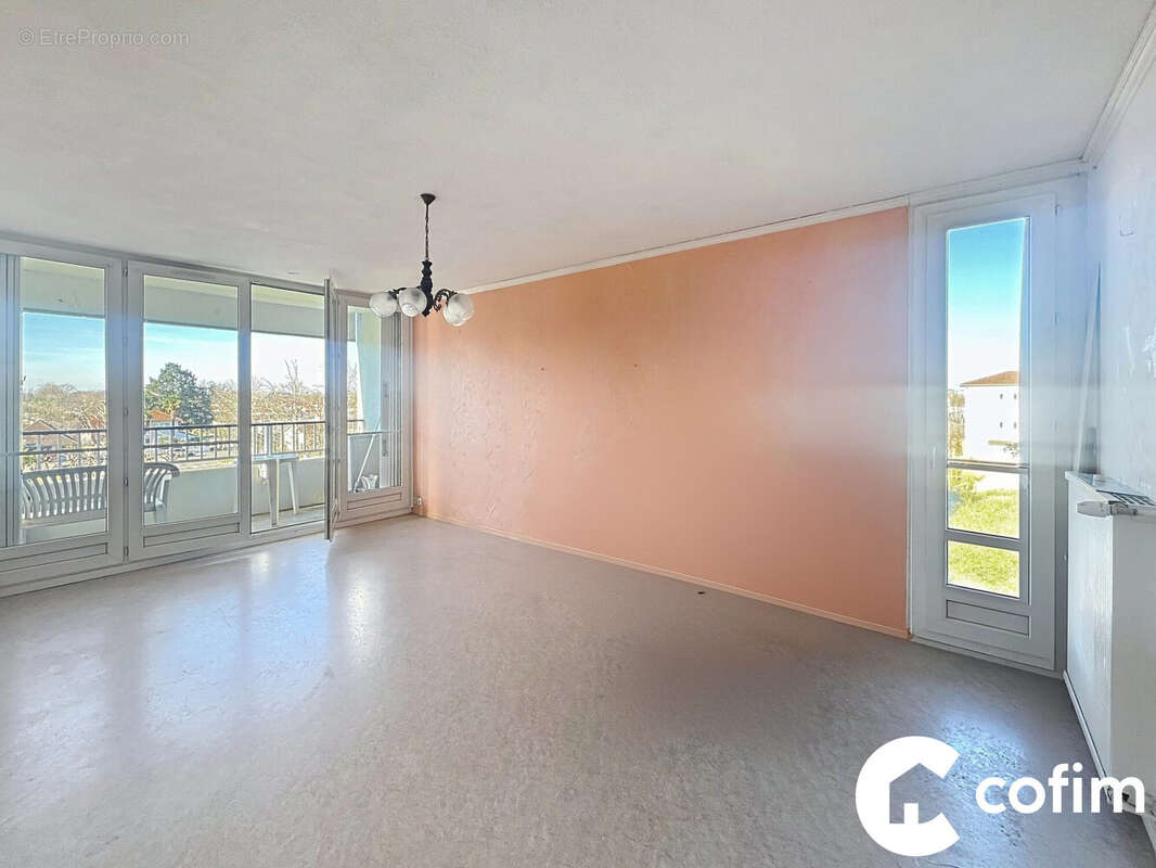 Appartement à BILLERE