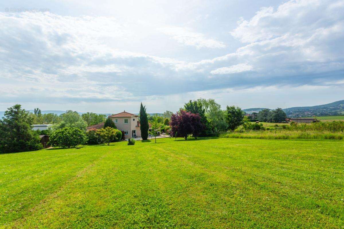 Maison à FLEURIEUX-SUR-L'ARBRESLE