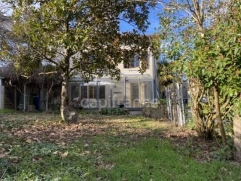 Maison à GREZIEU-LA-VARENNE