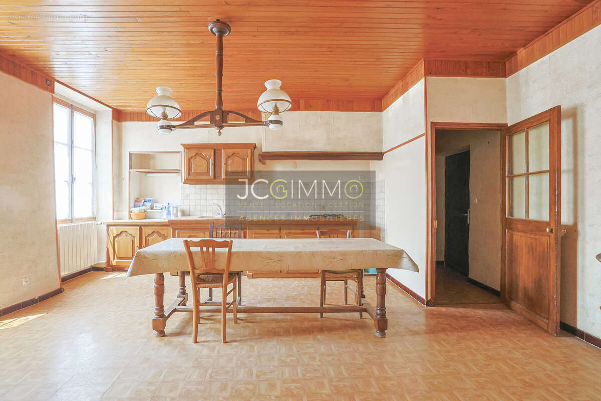 Bastide de 800m2 sur un terrain de 657m2 - photo 6