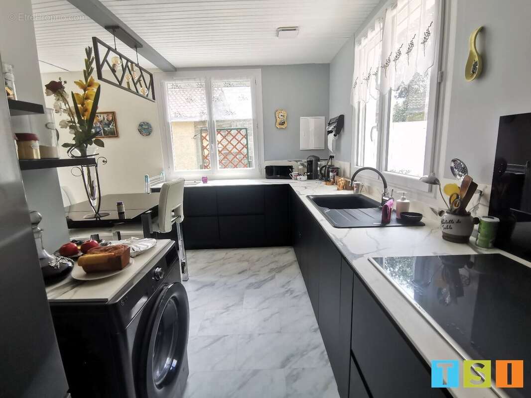 Maison à MONLEON-MAGNOAC