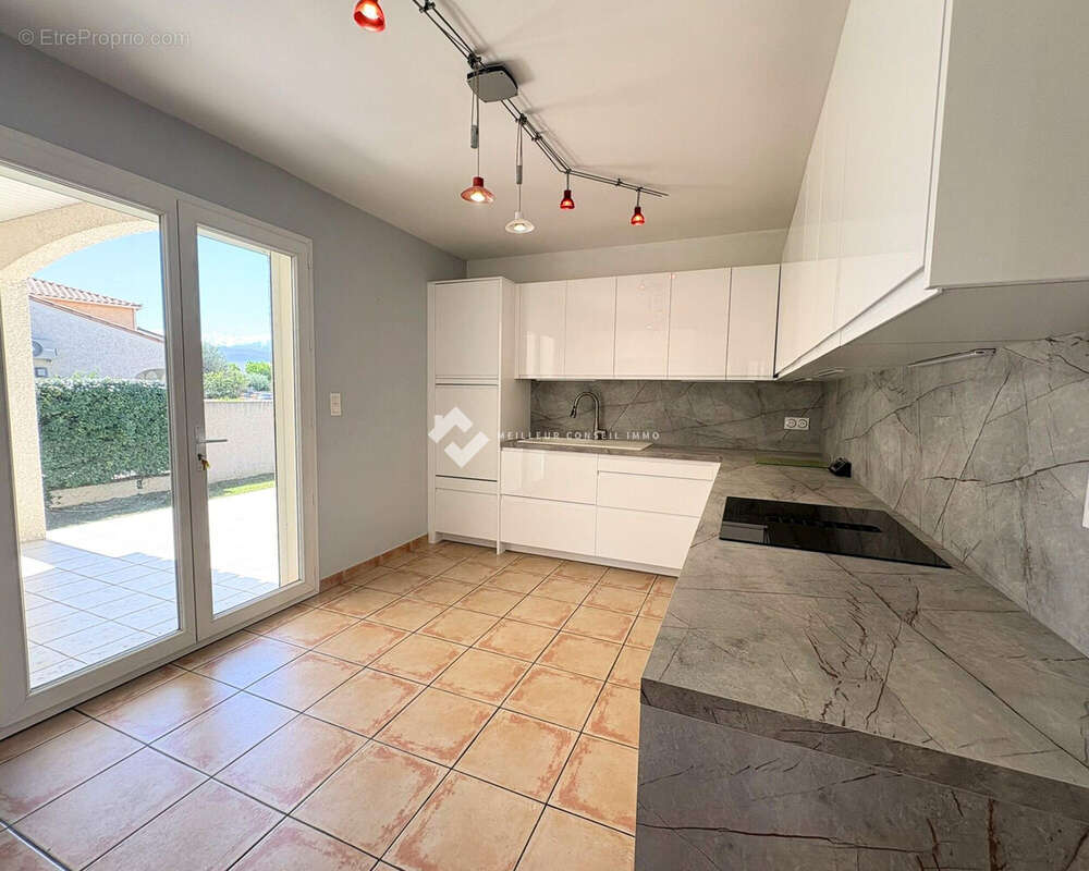 Maison 125 m² à Nefiach  - photo 8