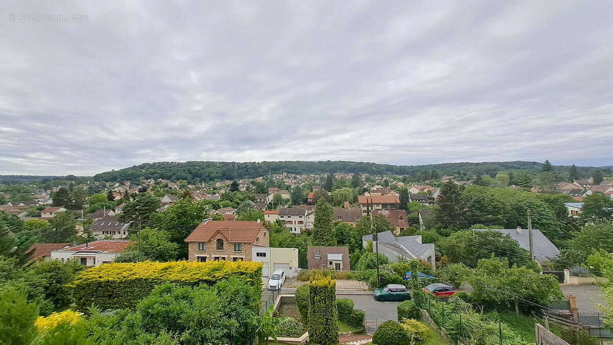 Maison à SAINT-REMY-LES-CHEVREUSE