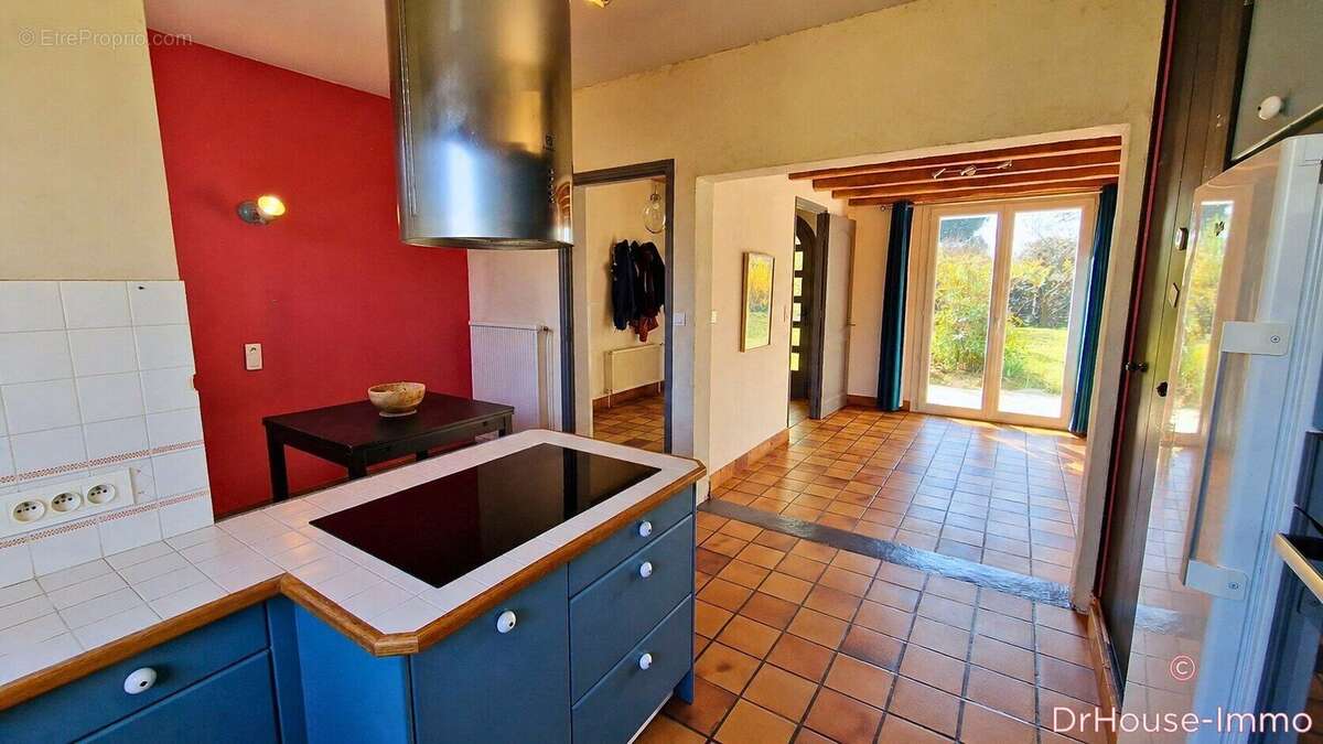Maison 215 m² à Labastide-Saint-Pierre  - photo 24