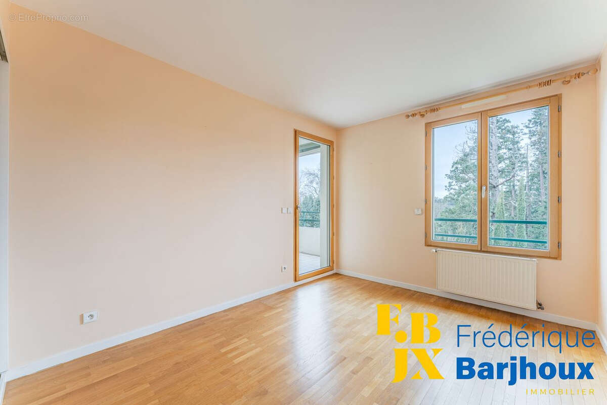 Appartement à CHARBONNIERES-LES-BAINS