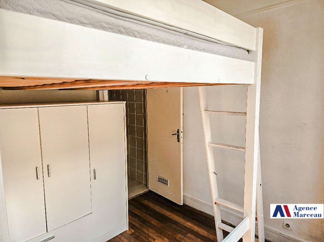 Appartement à COURBEVOIE