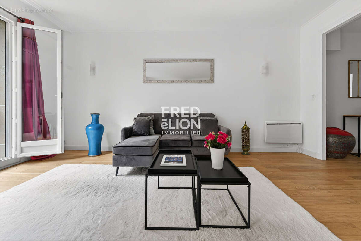 Appartement à NEUILLY-SUR-SEINE